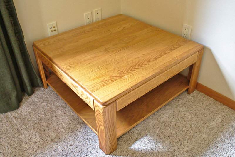 Corner table